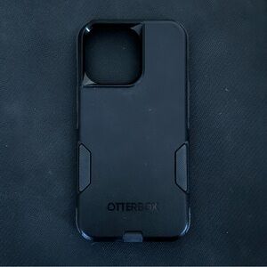 iPhone 13 Pro Otterbox Commuter case